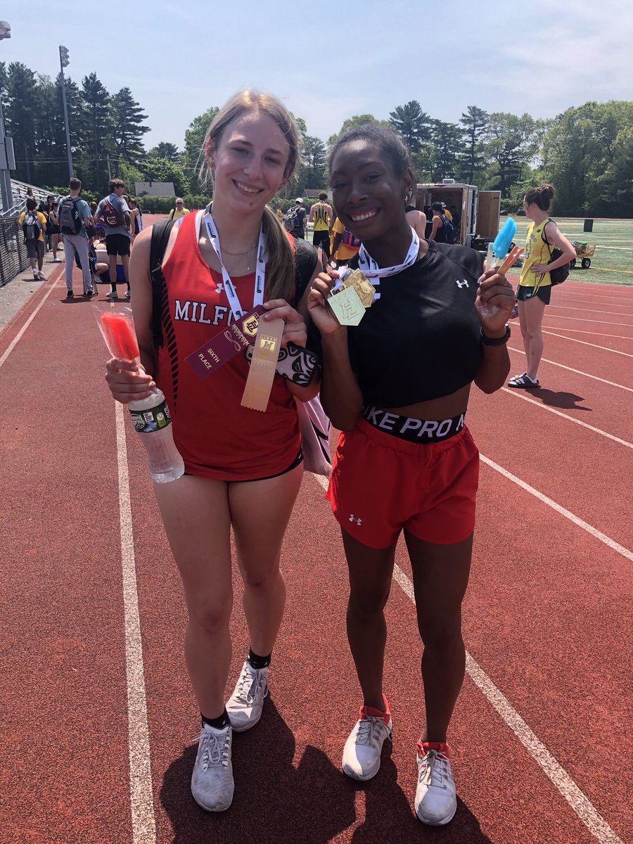Three Placements by Brogioli including second in discus! Two wins by Simas! 100 and Long jump! Top four finish for the girls overall!