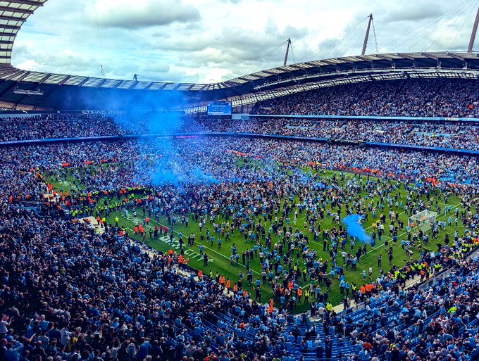 CabineSport's tweet photo. A invasão incrível dos adeptos do Man City 💙 https://t.co/RFTWjoA5fZ