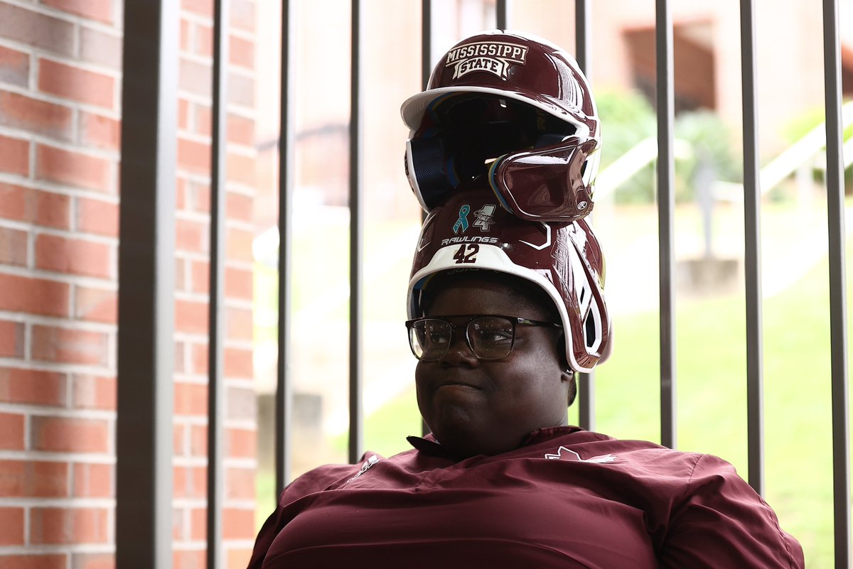 It's only weird when it doesn't work

#HailState🐶