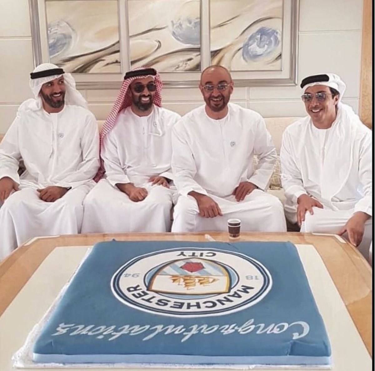 بـو شــمــا tweet media