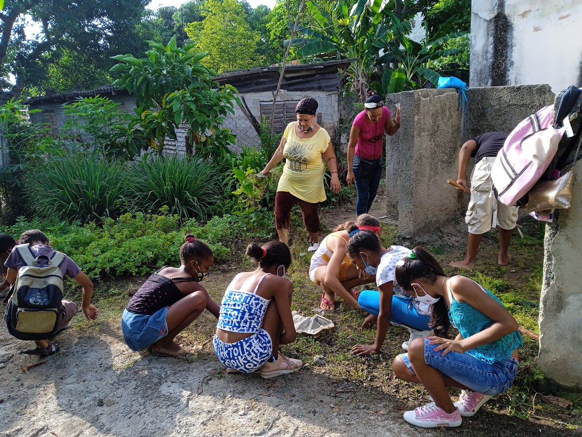 Escuela52815768's tweet photo. Se desarrolló el ejercicio Meteoro 2022 en la escuela primaria Francisco Vicente Aguilera en El Cobre Santiago de Cuba,con diversas actividades de primer orden. https://t.co/CmNwcmY3g3