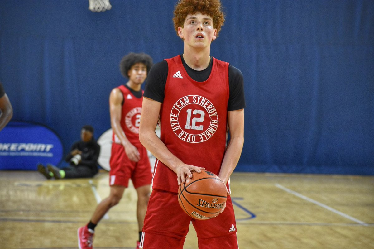 RYZEHoops's tweet photo. Team Synergy trio Brock Rose, Delani Hammonds, &amp; Isaiah Williams got it done this weekend. They complement each other very well and have confidence in what they do. Combined they averaged over 54 points per game this weekend. @teamsynergy_qc https://t.co/3U3Dacl0pf