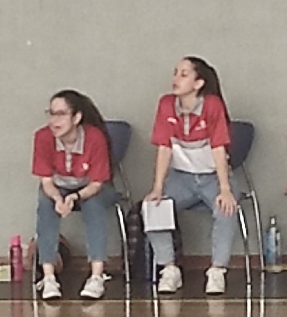 jatorres7's tweet photo. Estoy muy orgulloso @AnnaTorresN y del gran trabajo que ha hecho durante 3 tres años con este fantástico grupo de chicos del Cadete del @BFemeniCornella y de la ayuda de @littowers durante esta última temporada. Gracias por ser así chicas!! Y a disfrutarlo!! https://t.co/iqOMXcLKcX