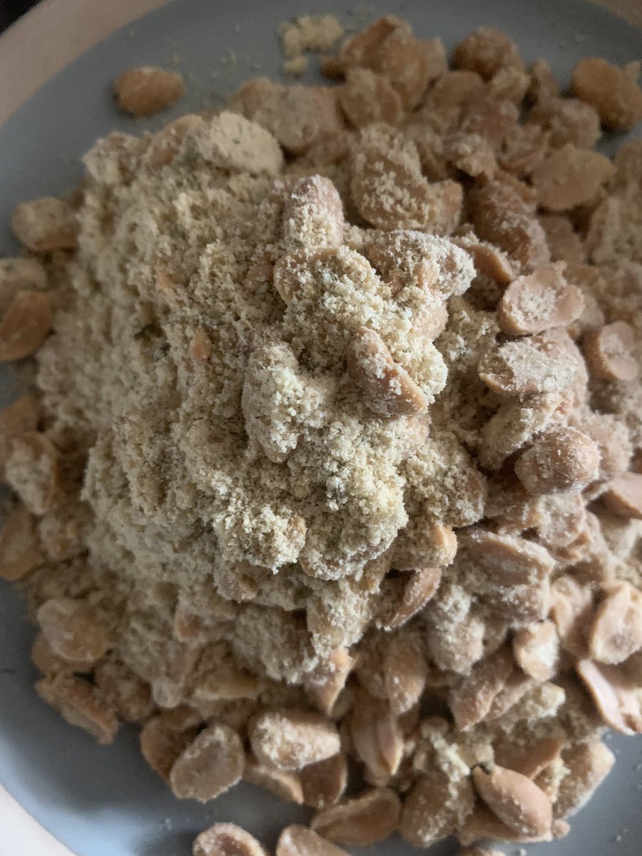 walkinmunkey's tweet photo. Oh my god. @AldiUK what have you done. Really looking forward to these with a beer and it’s a bag of flavouring dust making them inedible. Sent you a customer enquiry. They actually smelt great. https://t.co/IAxEjgf0vO
