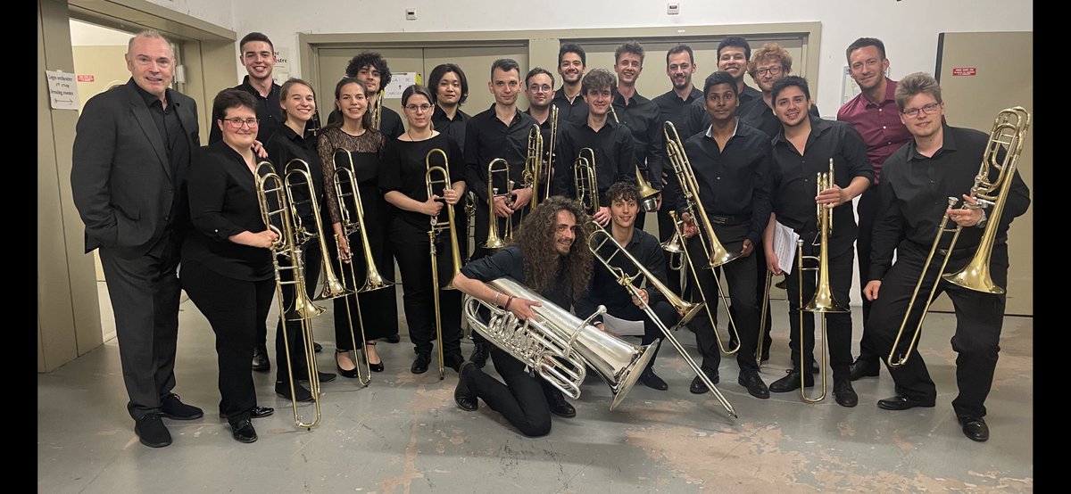 JacquesMAUGER's tweet photo. Concert dans 5 mn HEMU et HEAR trombone ensemble https://t.co/FPEby5iqq3