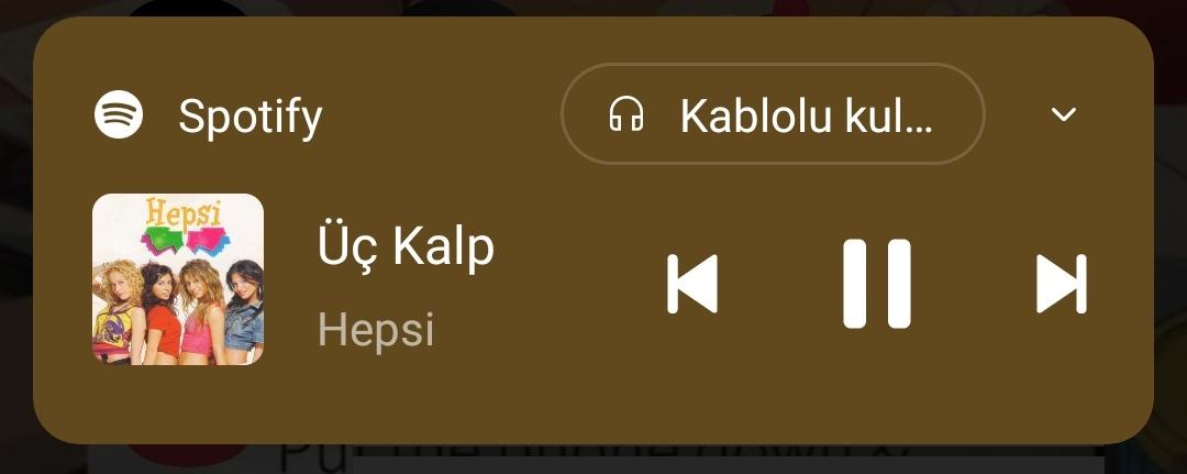 a4lilac's tweet photo. çocukken kalbimi parçalayan o şarkı https://t.co/AM0zdKSchB