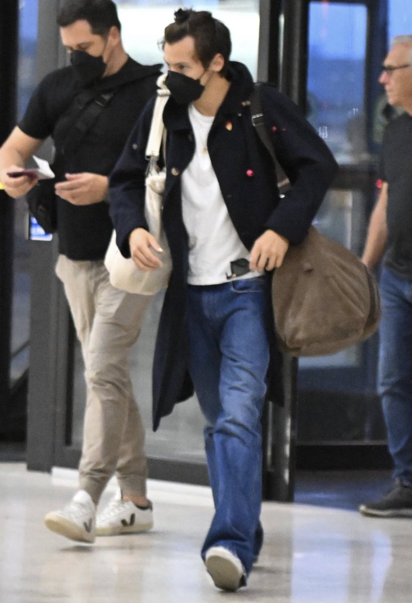 hsjeansbot's tweet photo. https://t.co/GQ7WJBeHj2