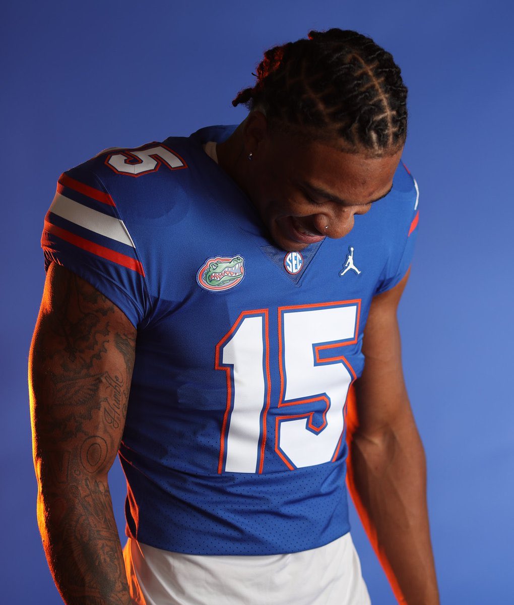 gAtoRstanclub's tweet photo. Happy Birthday Anthony Richardson!!!
@GVOaant 

#GoGators #GatorNation #AnthonyRichardson @GatorsFB #AR15 #HE15MAN #UFuture
#352Made https://t.co/SnnKcbhzds