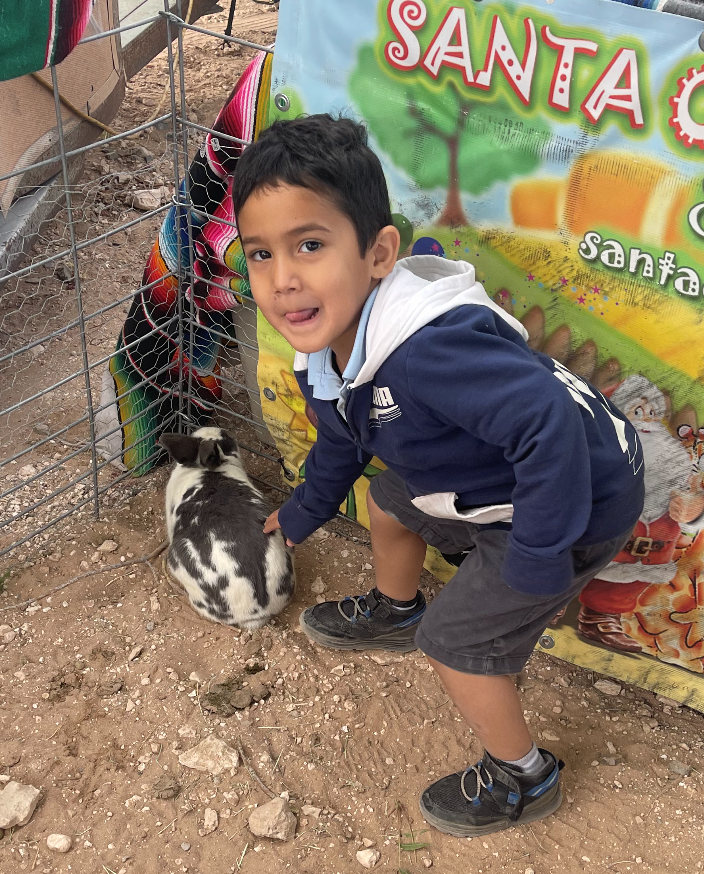CTaverna_IES's tweet photo. Pre-K 3 petting zoo was a unique learning experience for our knights. #TeamSISD #ItuarteKnights https://t.co/TYbHFM5BV4
