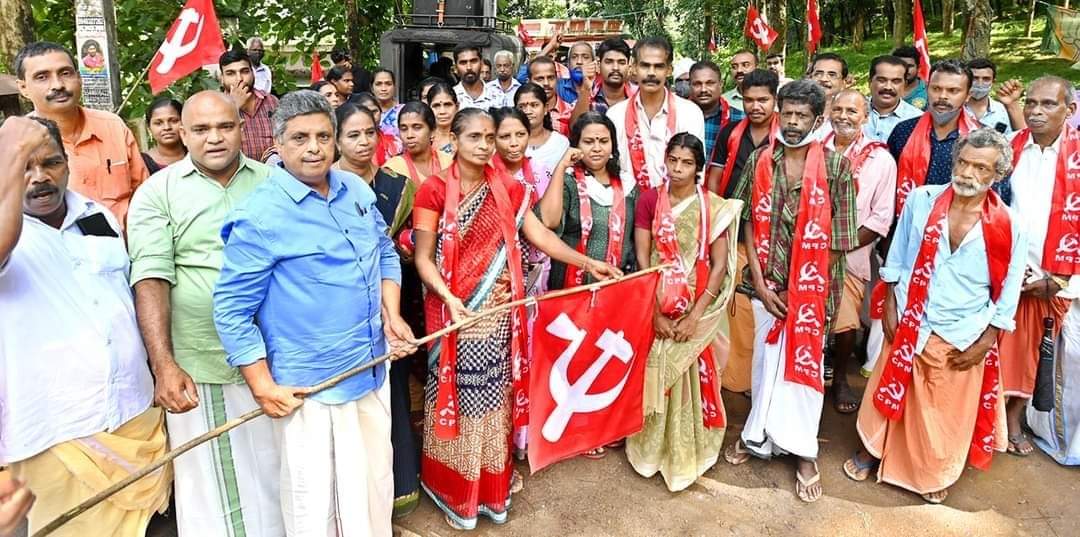 pycpim's tweet image. More power to the communist party

44 families in Kalanjoor Panchayat, Pathanamthitta district, #Kerala severed their allegiance with BJP - Congress parties and decided to associate with Communist Party of India (Marxist) @CPIMKerala 
#JoinCPIM