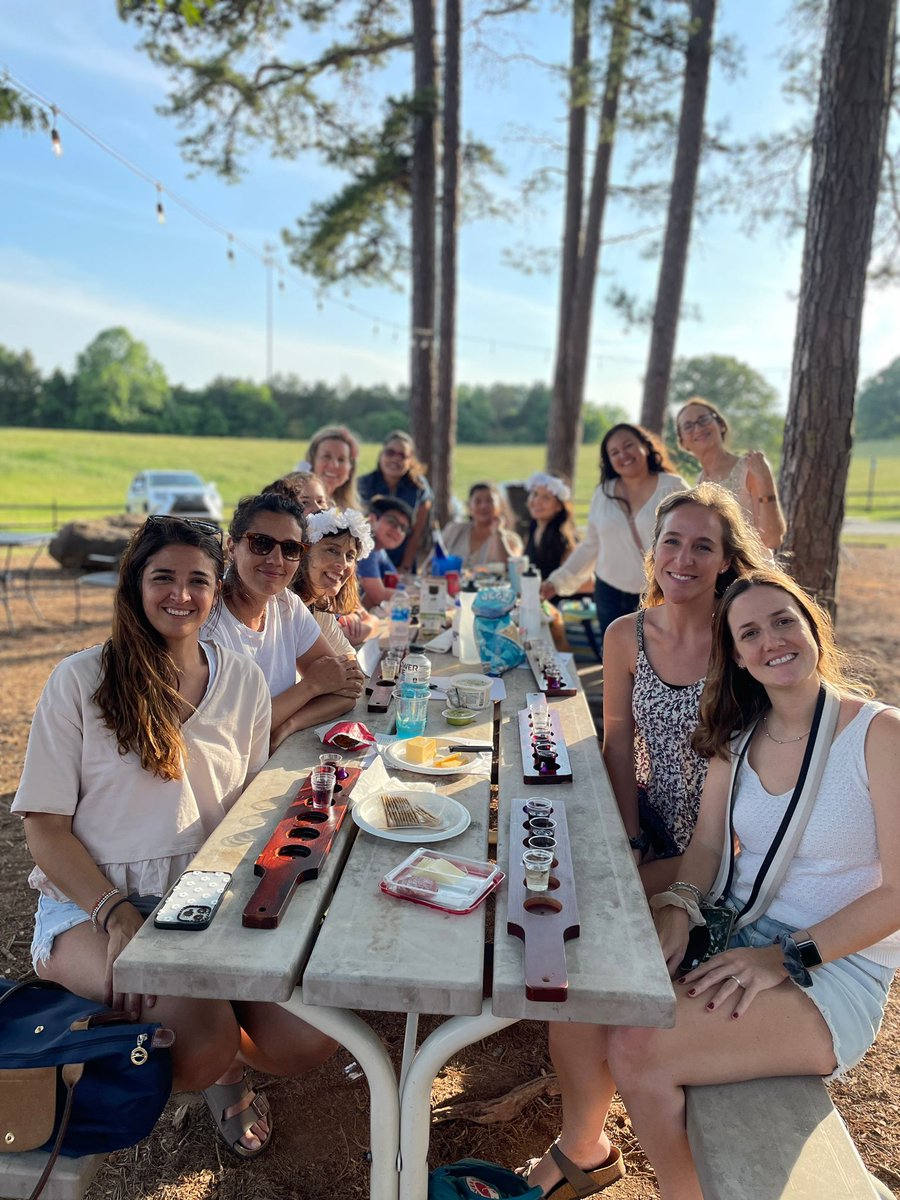 MONICASZPAK's tweet photo. Connections Coordinator 3rd Ambassadors meet-up in Daveste Vineyards, Troutman, NC. @ParticipateLrng #unitingourworld @IsabelS81539447 @MissMarchuM @sophieminieri @KarenEstevez03 @SraVelazquez1 @AngelesRatti https://t.co/dkv4Knwg4H
