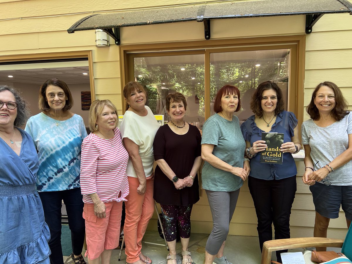 ronirobbins's tweet photo. Thank you to the lovely ladies of the Congregation Etz Chaim Sisterhood book club (Zoom attendees not pictured) for hosting me and Hands of Gold today. Pass the word. I’d love more speaking engagements, https://t.co/QdO9u3Ibm1 https://t.co/gAqHXwqeUp #handsofgold #family #author https://t.co/wszJjpSgU3