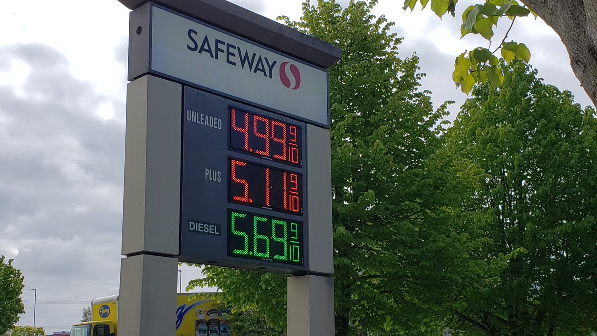 KHeadzed's tweet photo. @MykalSilverwing I will have to pass on the nudes🤭
This is what it costs here in Tacoma as of Friday. Lucky for us, we drive (I'm lying because we are still waiting for our new car to arrive) an EV.
#GoElectric #GoElectricNow #GoElectricNow2022 #StopBurningStuff https://t.co/nTQg1nxNWK