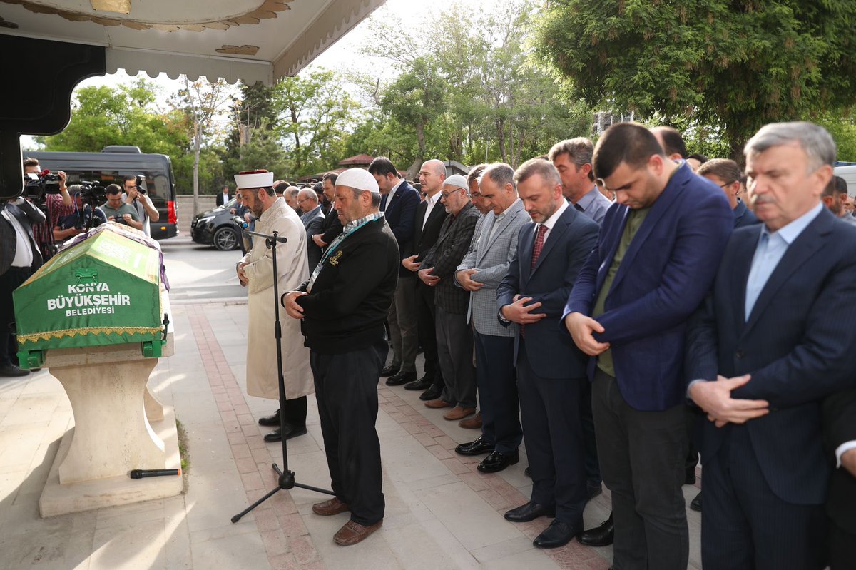 eyupkadirinan's tweet photo. İnna lillah ve inna ileyhi raciun. 

Kıymetli kardeşim İlayda Karakoca’yı Konya’da son yolculuğunda uğurladık. Acımızın tarifi yok. Rabbim mekânını cennet etsin.

Kıymetli ailesine ve teşkilatımıza sabır diliyorum. https://t.co/HR68a2knPp