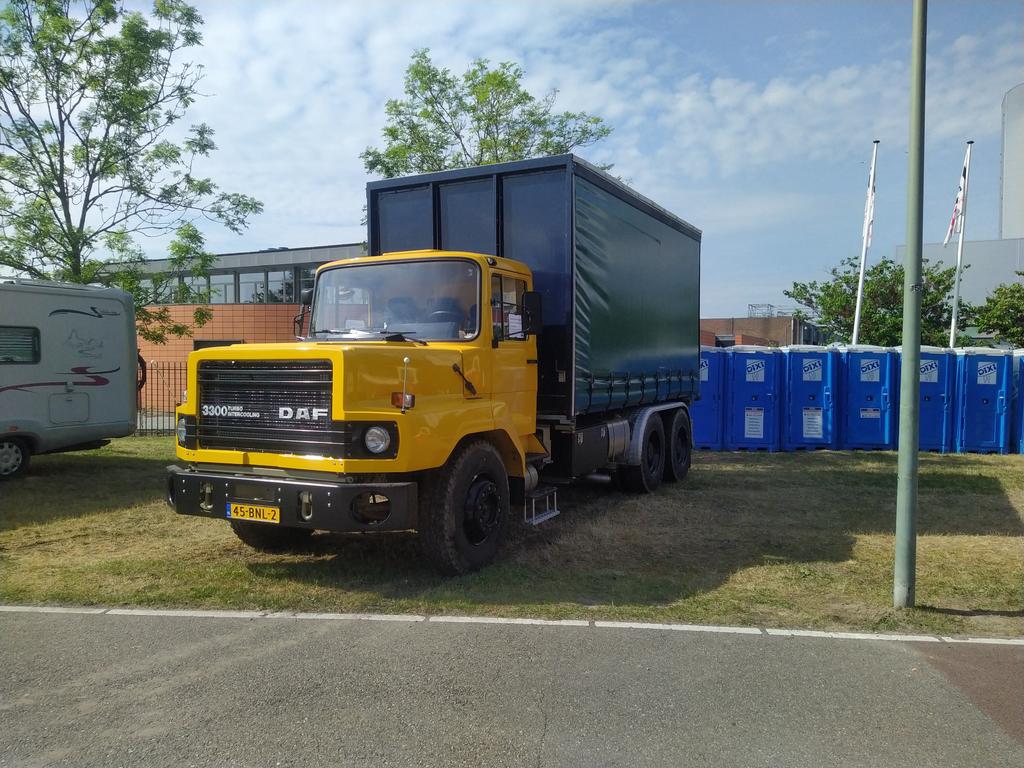 dzjr74's tweet photo. Trucks met neus bij #dis22 @Dordtinstoom https://t.co/7OwC76GOIJ