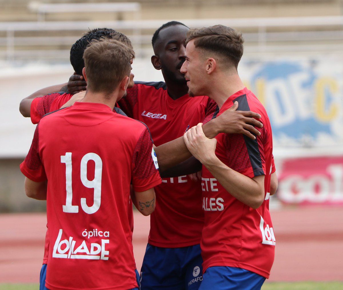 ➕3️⃣❤️💙 ¡Quedan 3 finales! Gracias a la afición una semana más por el apoyo <a href="/realaranjuez/">Real Aranjuez CF</a> <a href="/aupaRAranjuezCF/">Peña Real AranjuezCF</a>