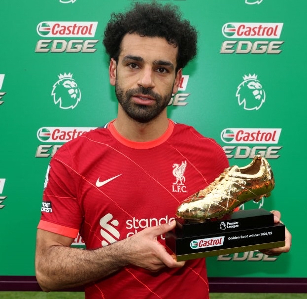 Liverpool's tweet photo. Congratulations to Mo Salah for picking up the Golden Boot (shared with Son)! #lfc https://t.co/uTgmOKGffY