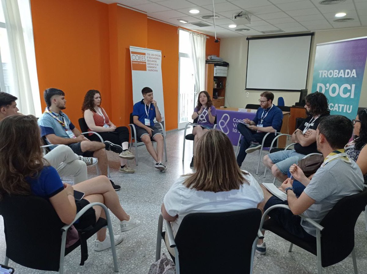 ConsellJove's tweet photo. 🙋‍♀️ Aquest diumenge ha tingut lloc la Trobada d'Oci Educatiu, un encontre amb les juntes directives de les nostres entitats d'educació no formal.

💜 Fem xarxa, compartim experiències i aprenem juntes. https://t.co/7htFwHAVVj