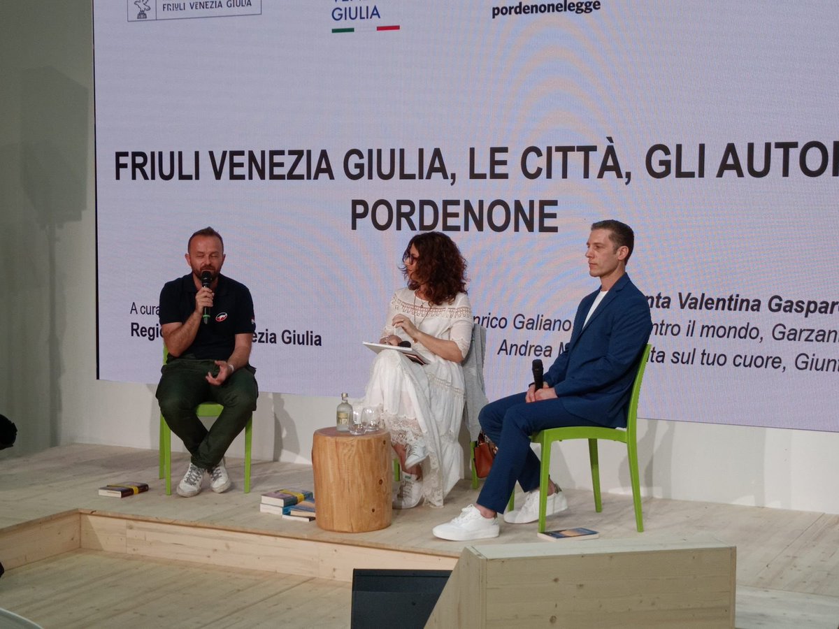 pordenonelegge's tweet photo. 💛🖤💛 E oggi a #SalTo22 si è parlato anche di Pordenone con due amatissimi autori pordenonesi @enricogaliano e @Andrea_Maggi_au accompagnati da Valentina Gasparet 😊
@regioneFVGit https://t.co/1v65zw79eC