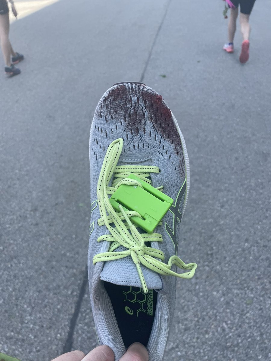 Stephaniesymph1's tweet image. En route back from the #austrianwomensrun in Vienna - ran my first-ever 10k race - my right shoe FROTHED with blood by mile 5 - but I made it! #thisisforme