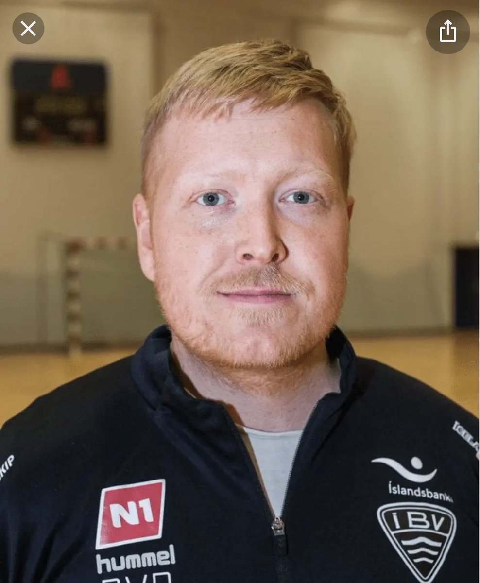 Valur er ósigrandi, 3-0 það er ekkert annað í kortunum….abbabbabb