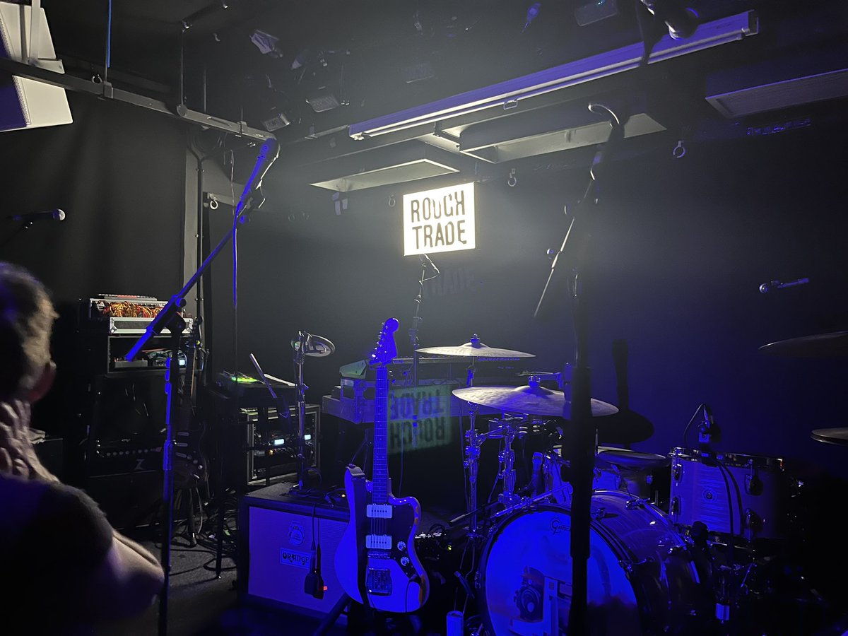 _AtTheBorder's tweet image. Very up close and personal at Rough Trade Bristol! #RawDataFeel @E_E_