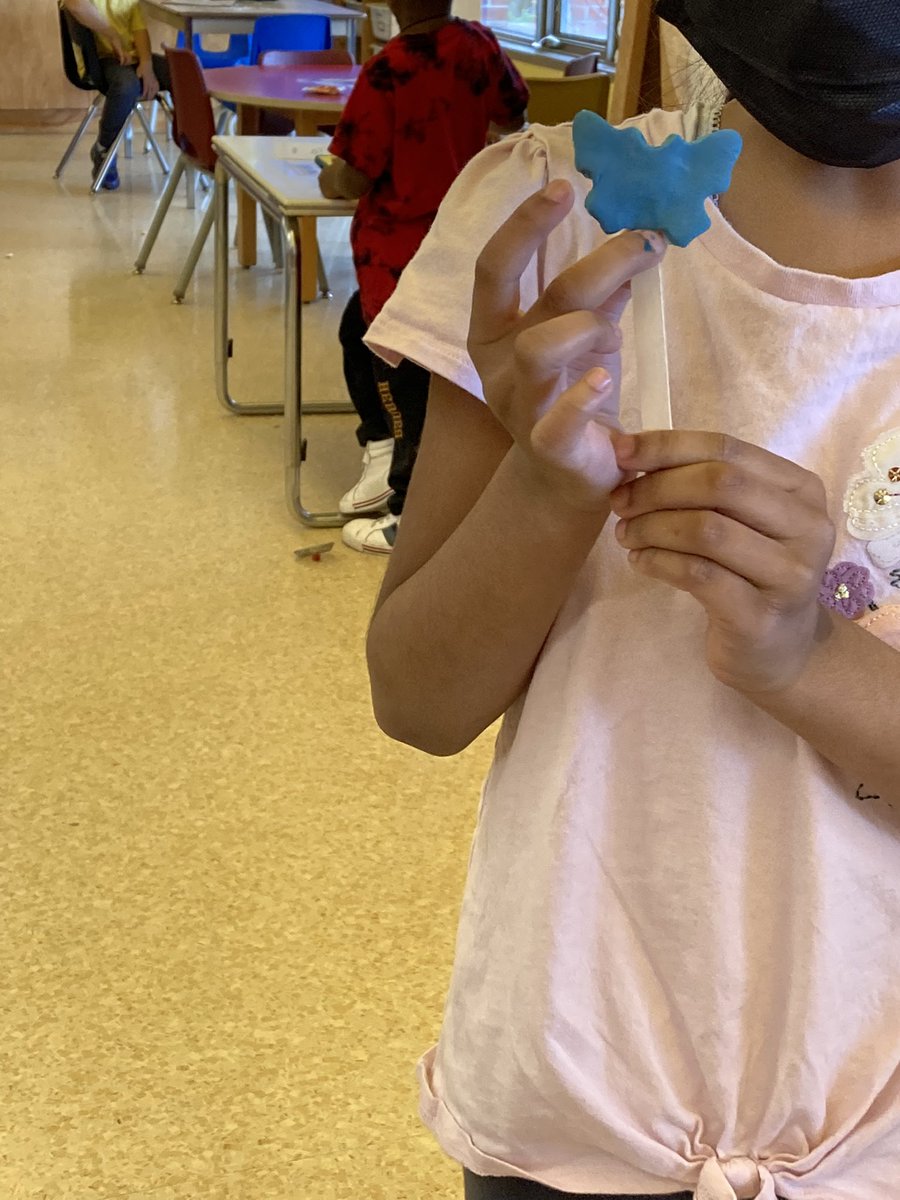 MsJKapoor's tweet photo. Who needs worksheets when students want to show you the life cycle of a butterfly with loose parts! Students engaged in modelling the life cycle of a butterfly in various ways! Play based learning in action @TDSB_MSPS @EarlyYearsTDSB @LC3_TDSB @MsPoulis https://t.co/V3745WdVca