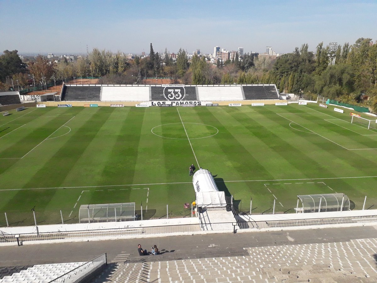 DjFatsRebo's tweet photo. Estamos en el estadio #VictorLegrottaglie para @GimnasiaMendoza vs @EstudiantesRio4 relaltos de @diegoagrain y en conexión con #BocavsTigre  y como siempre por @radionihuil AM 680 FM 98.9 https://t.co/pAEayxHikD #SentiNihuil ⚽️📻☀️ https://t.co/7s1UguPDUr