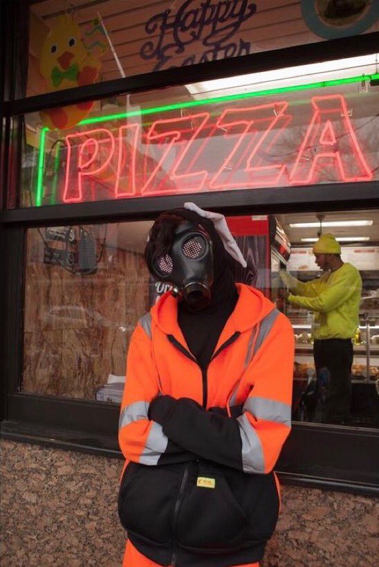 nocontextcsh's tweet photo. pizza https://t.co/iY1UlWWUod