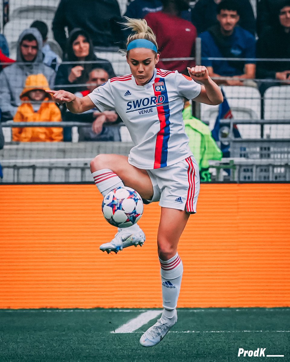 ProdK____'s tweet photo. 👏🏻🏆⚽️🤩

Tellement fier de toi @CarpenterEllie ! ❤️

Victoire 3-1 de l’OL Féminin contre le FC Barcelone en finale de la ligue des champions ! 

🏆8️⃣🦁 

C’est le 8e trophée pour les Lyonnaises dans cette compétition ! (2011, 2012, 2016, 2017, 2018, 2019, 2020, 2022)

#UWCLfinal https://t.co/ZLwQonyLXU