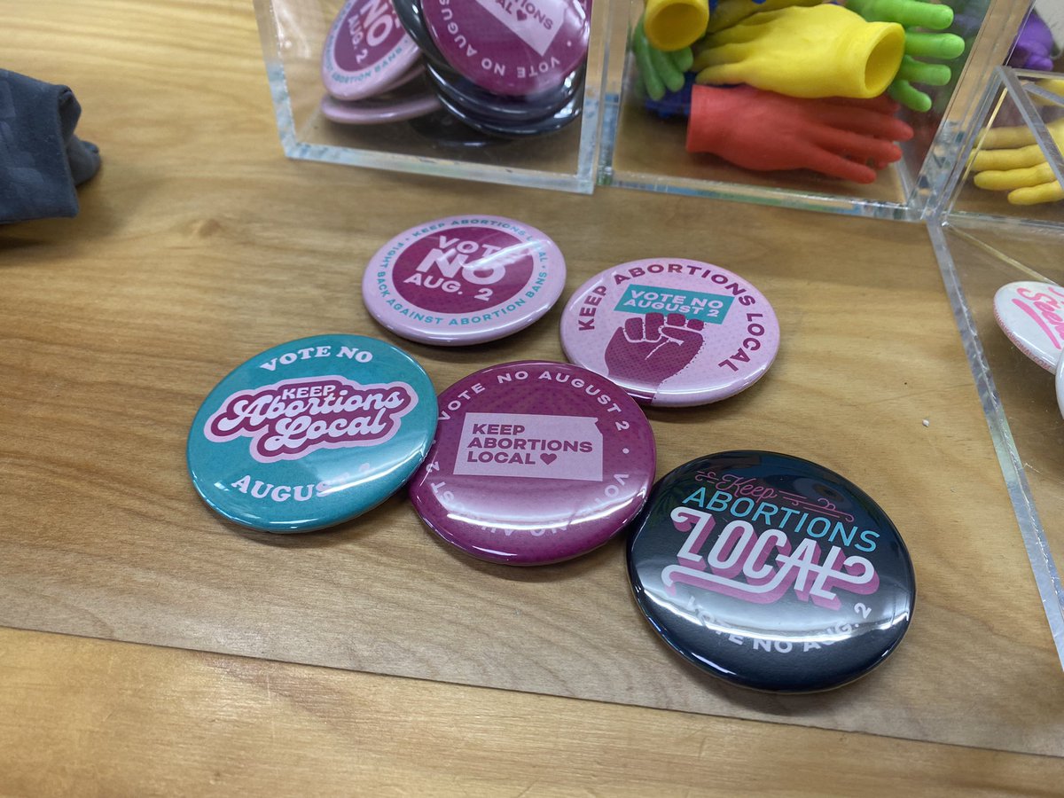 Our friends at Vortex Souvenir in Delano just dropped the latest #keepabortionslocal swag—and it can be yours for free! Support your local clinics and businesses, and look rad at the same time. Thanks, Vortex!