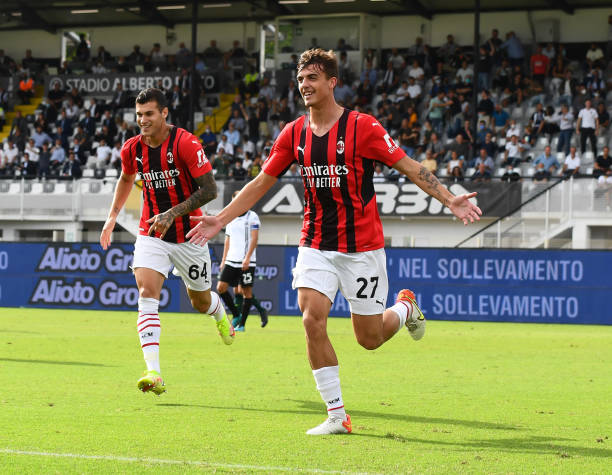 MilanPosts's tweet photo. Cesare Maldini
🏆 1954–55
🏆 1956–57
🏆 1958–59
🏆 1961–62

Paolo Maldini  
🏆 1987–88
🏆 1991–92
🏆 1992–93
🏆 1993–94
🏆 1995–96
🏆 1998–99
🏆 2003–04

Daniel Maldini
🏆 2021-22 https://t.co/GXEHbiQrgo