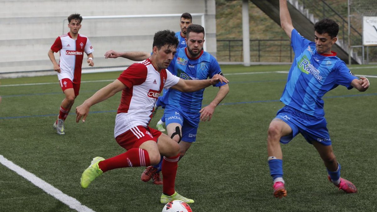 Última hora | El Celta C Gran Peña logra el ascenso a Tercera RFEF: lavoz.gal/tghoa1 Foto: Miguel Villar (La Voz).