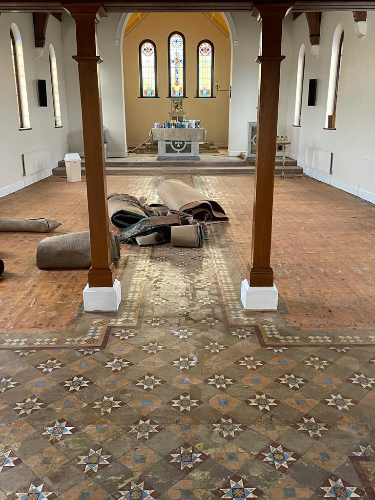 KillinaghGlanRC's tweet photo. ⛪️👷🏻‍♂️Due to the ongoing renovations in Gowlan church, the parish vigil Mass will be celebrated in Gowlan Community Centre for the next few weeks #Godblessthework @shannongaels78 @DioceseKilmore https://t.co/0sTBsF9WTP