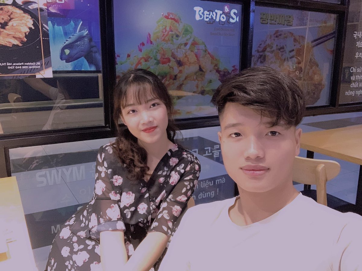 PhMinhLong33's tweet photo. Kỉ niệm 1 năm đi ăn Lẩu Thái 😍😍😍
#LongPhi33 https://t.co/Uu19OrfaJO
