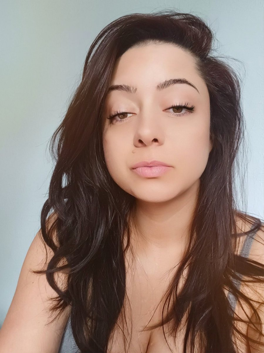 Glossynovaa's tweet photo. I'm so very much in love ya'll. I never thought it would be possible. #Inlove #GoodVibesOnly #beautiful https://t.co/BCDq1lQ0Bd