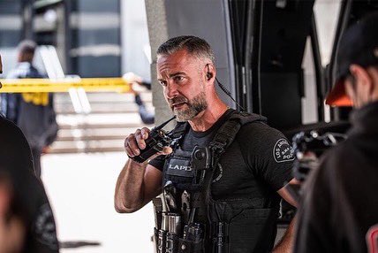 swat_deaconluca's tweet photo. attention all units, @swatcbs season finale is tonight…. see ya at 10pm on @cbstv .
30 David out.
@The_VINO
.
Repost @jayharrington3
.
#swat #swat2022 #SWATS5 #swatsunday #swatcbs #sptv #cbstv #newepisode #newepisodeswat #seasonfinale #swatseasonfinale
(S5xE22) https://t.co/zaIWAY56oS