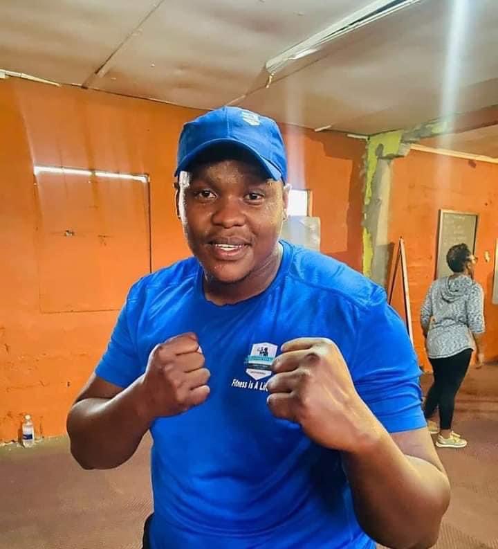 AdvoBarryRoux's tweet photo. kahle kahle ke eng mara? Ladies and gentlemen his name is Maxwell Nyiki an ABUSER wenza abantu besifazane wena punching bag yakho uyiKAKA yomntu. https://t.co/eujVBB7ILU
