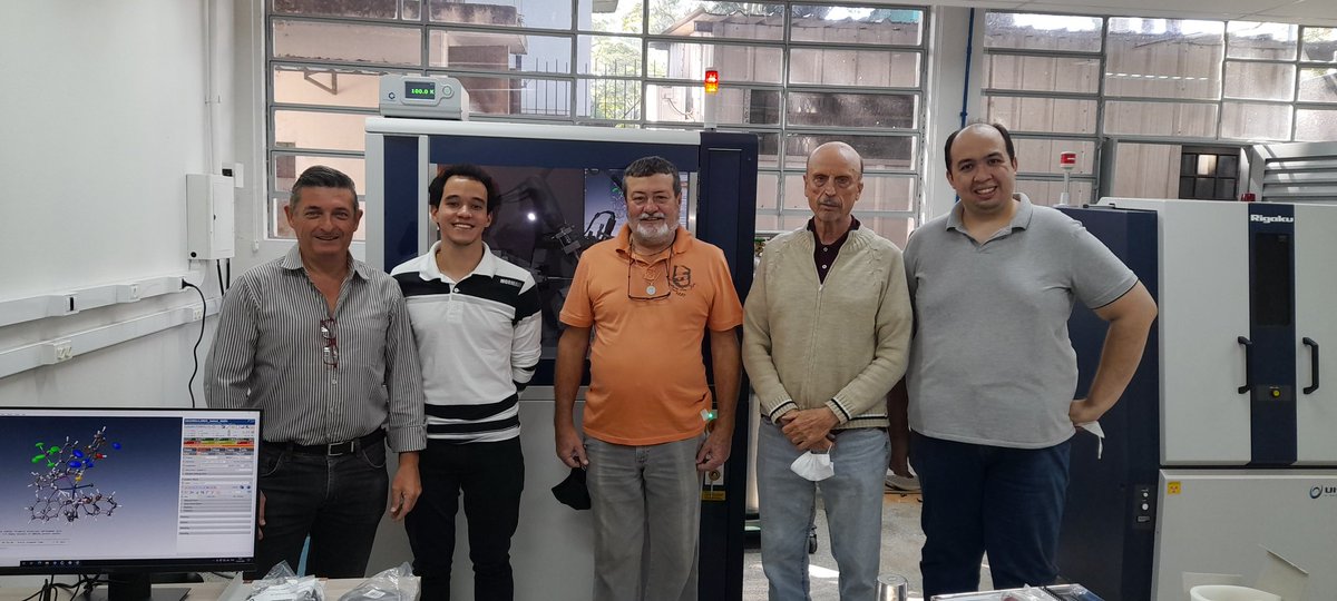 AlcidesEllena's tweet photo. New difractometer sucsesfully installed! First Synergy-s in South America @rigaku @UspIfsc LaMuCrEs https://t.co/sXEA4KeLYY