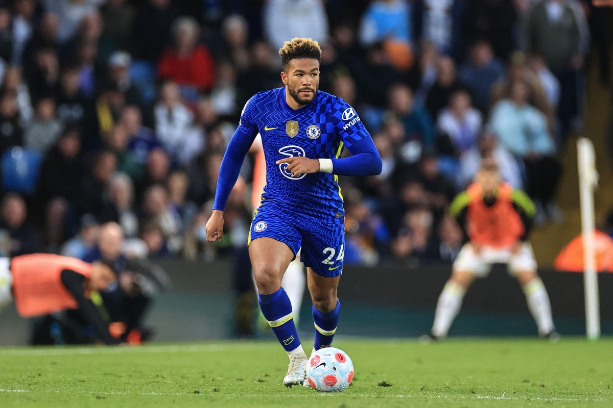 Squawka's tweet photo. Reece James' 2021/22 Premier League season by numbers:

26 games
117 duels won 
108 crosses 
99x possession won
71 touches in opp. box
48 chances created
37 shots
10 shots on target 
9 big chances created 
9 assists 
5 goals 

No defender was directly involved in more goals. 👏 https://t.co/698PHTaSf1
