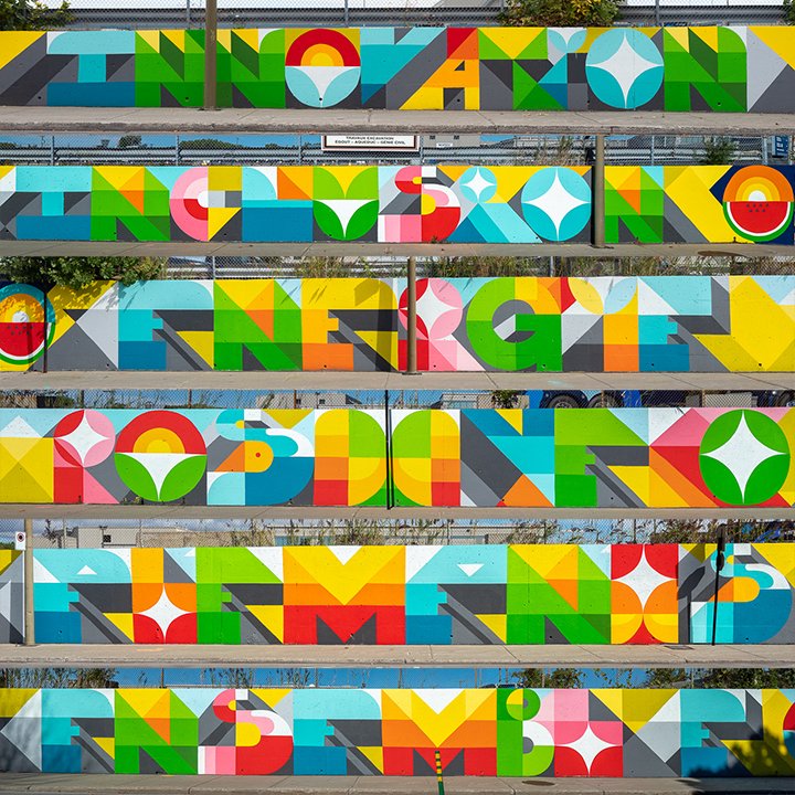 _Peru_143's tweet photo. @Friendswithyou Longest mural in Canada ;-) aiming to heal, inspire, and uplift peoples spirits 🌱 https://t.co/FRThEkaH89