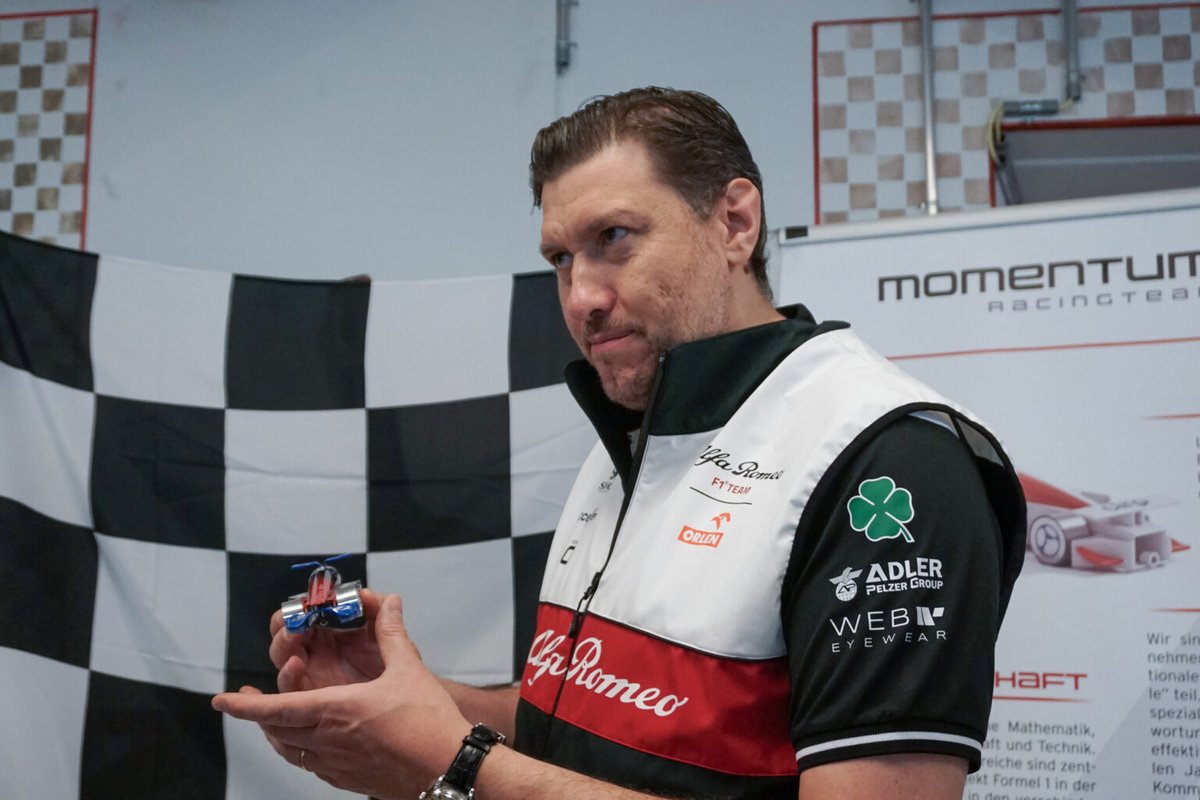 During the F1 in Schools Kick-Off event in Switzerland, we had the chance to talk with aerodynamicist Simon Ritchie and Head of aerodynamics Alessandro Cinelli from <a href="/alfaromeoorlen/">-落花流水-</a>. We learned about the aerodynamic development of F1 cars and exchanged experiences in engineering.