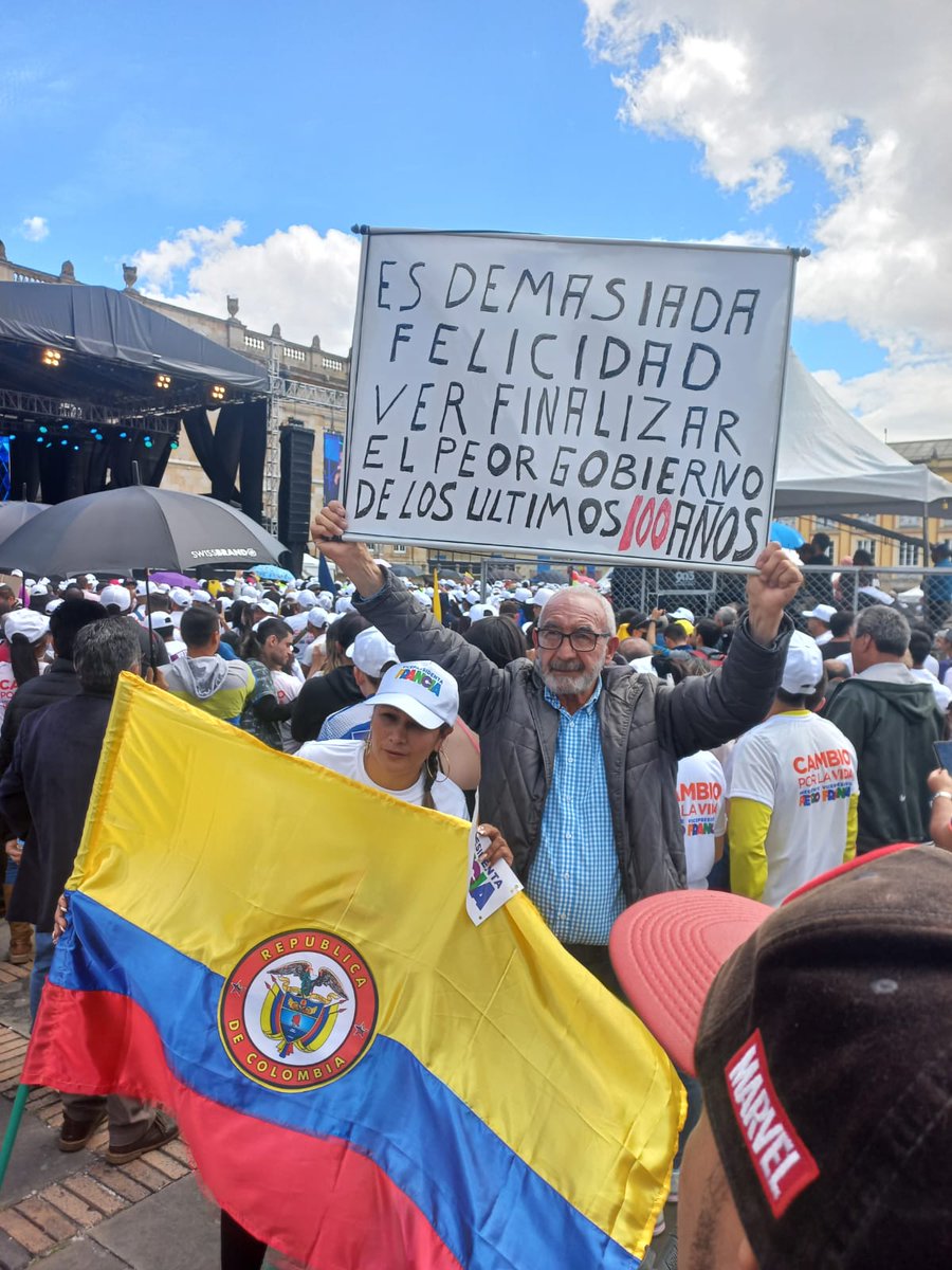 Hoy en la plaza de Bolivar 👋👋