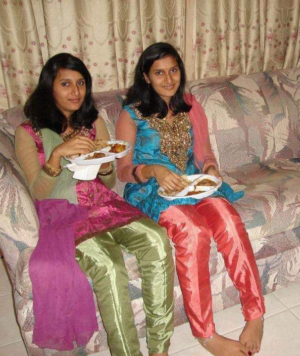 shila_18's tweet photo. @Sundari_Bhabhi @RiyaDoodhwali वैसे तुम भोसड़न परिवार की औरतें एक से एक हो.... https://t.co/s5WRyPpyTa