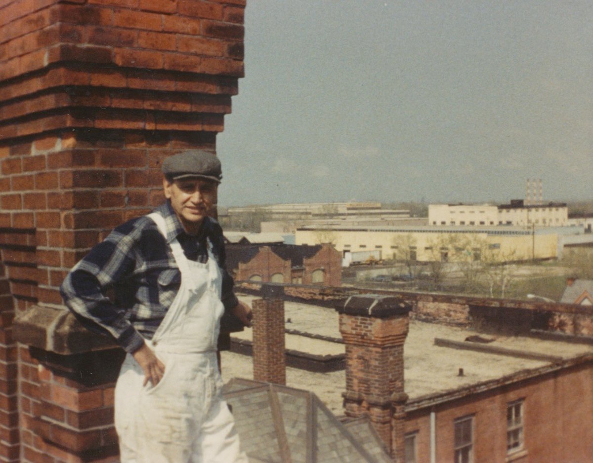 pullmanal's tweet photo. In May 1987, my brother Ray and I were working inside the Hotel Florence as handymen. We got a chance to inspect the entire building many times over. One day, we climbed up to the roof and took these photos. #PullmanNationalMonument https://t.co/dxpBDweryr