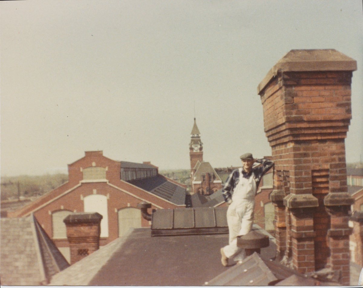 pullmanal's tweet photo. In May 1987, my brother Ray and I were working inside the Hotel Florence as handymen. We got a chance to inspect the entire building many times over. One day, we climbed up to the roof and took these photos. #PullmanNationalMonument https://t.co/dxpBDweryr