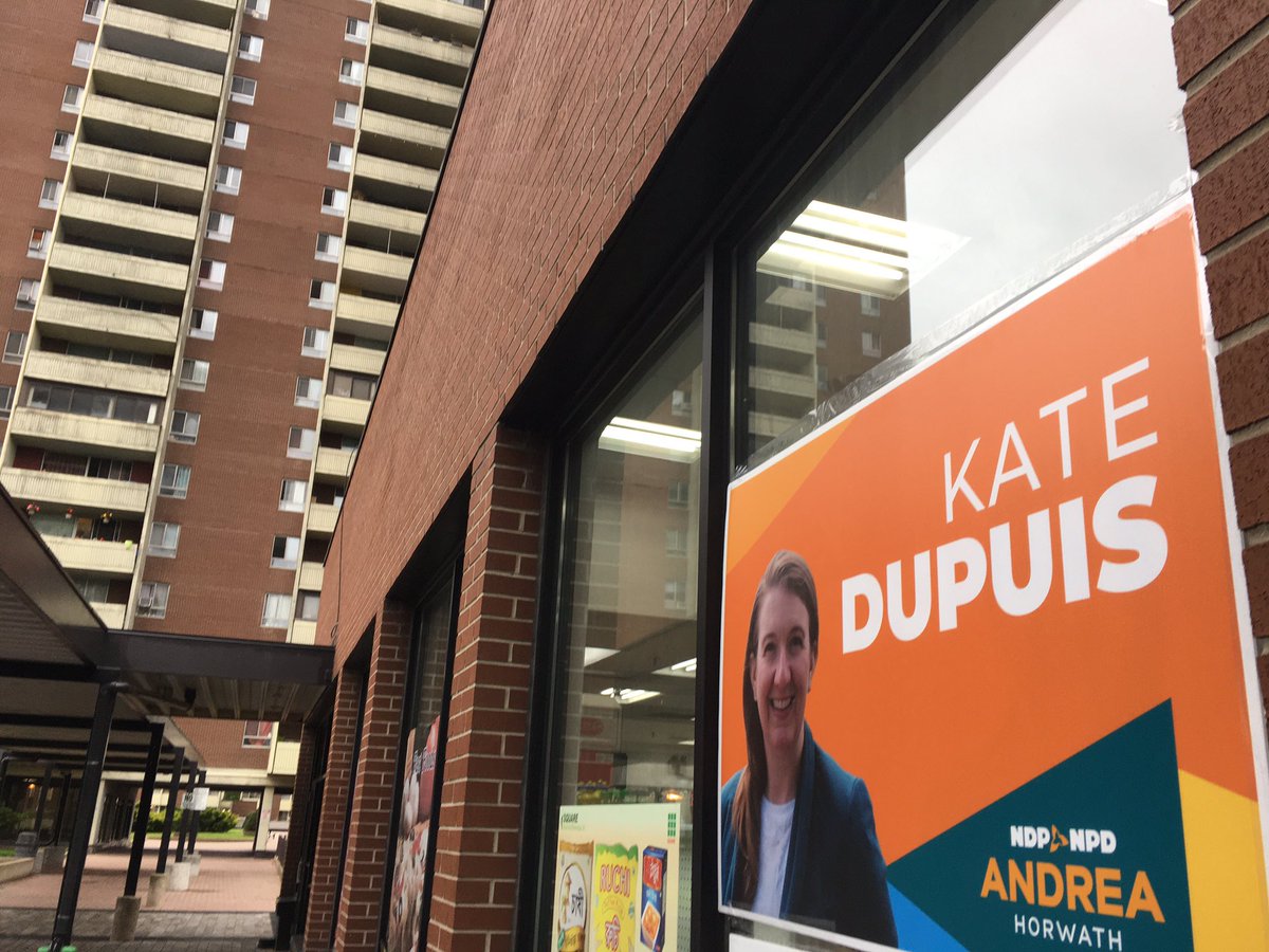 Janet_Davis's tweet photo. Thanks Mr. Azad. You have always been a good friend here in Crescent Town. I know @DrKateTO will be a great MPP here-like @beyrima and @DolyBegum fighting for rent control, pharmacare, dental care, mental health care under OHIP. And small business! #crescenttown #BEYNDP #onpoli https://t.co/4F4ytoY2Jj