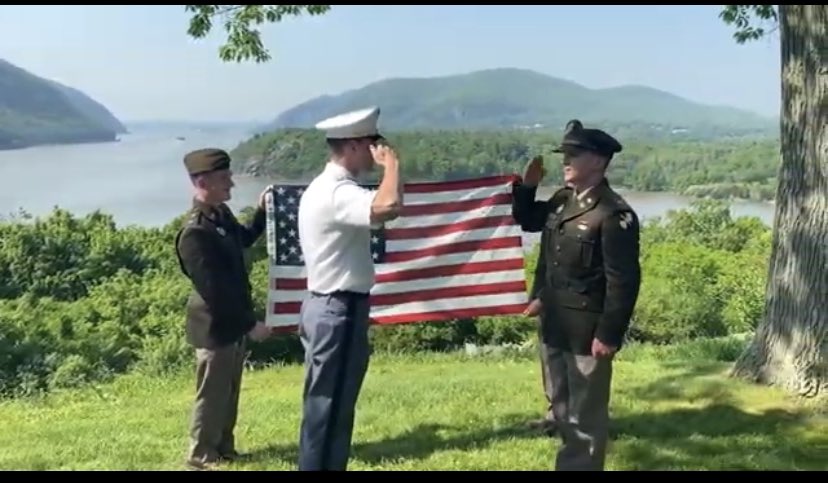 Teammates on and off the field!   Lt. Jack Summers gave his @Shoremenlax teammate @WestPoint_USMA Cadet John Perry, ALHS ‘20, the privilege and honor of allowing him to give Jack his first salute!  Congratulations Jack!  @AvonLakeHS @ALBoosters #Longgrayline #dutyhonorcountry 
￼
