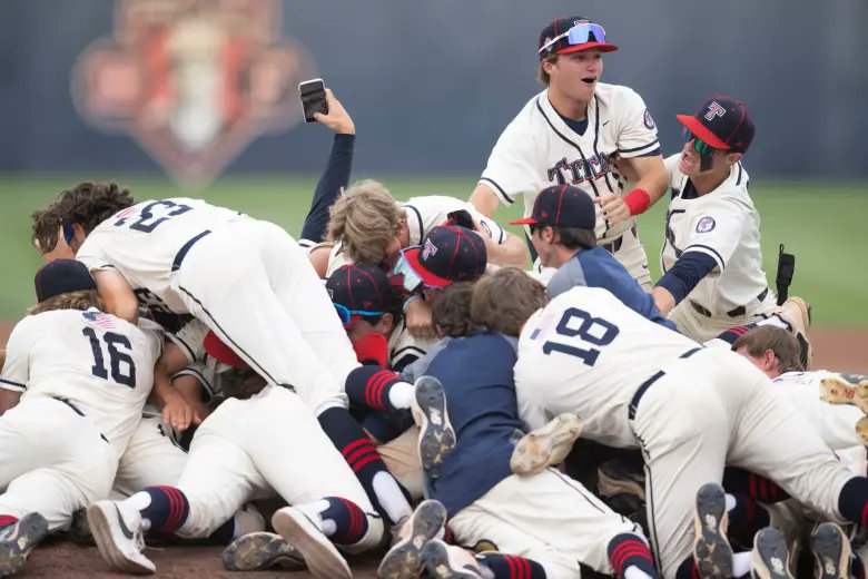 Congratulations <a href="/TesoroBaseball/">TesoroBaseball</a> on winning the CIF D4 Baseball Championship! ⚾🏆<a href="/capounified/">Capistrano Unified</a> <a href="/capoforward/">CapoForward</a> <a href="/OfficialTesoro/">Official Tesoro HS</a>