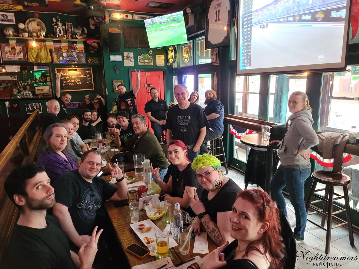 reacticide's tweet photo. From Toronto to Los Angeles, every show had attendants from our ever-growing community, and with that, our first ever NA meetup also took place! Look at all the happy faces! ☺ 

Thank you NW for bringing us together through the power of music. Here's to creating more memories♥ https://t.co/YcEXdet7lw